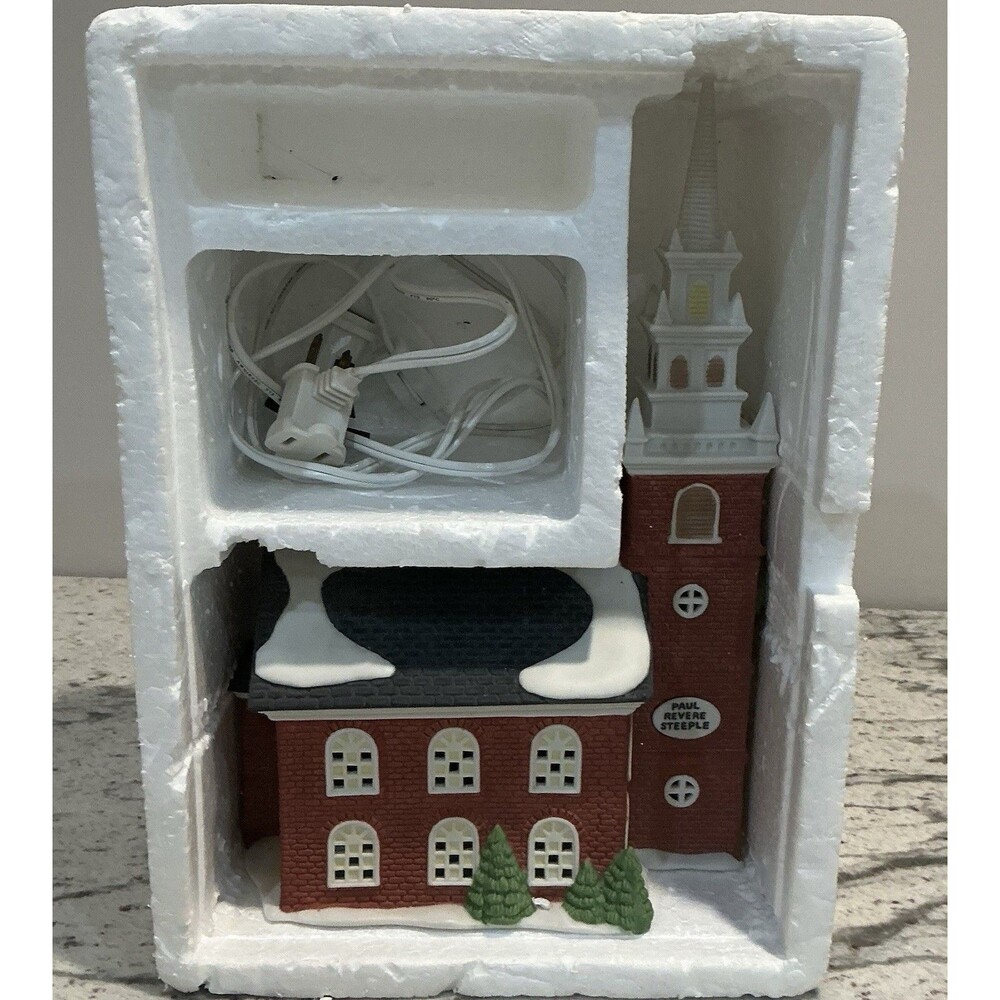 Dept 56 New England Old North Church Village